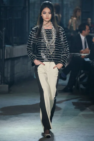 Look 27